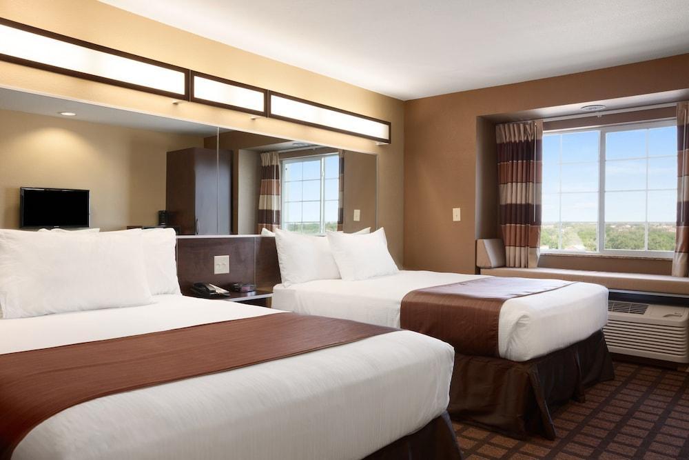 Quality Inn & Suites Kenedy - Karnes City Екстериор снимка