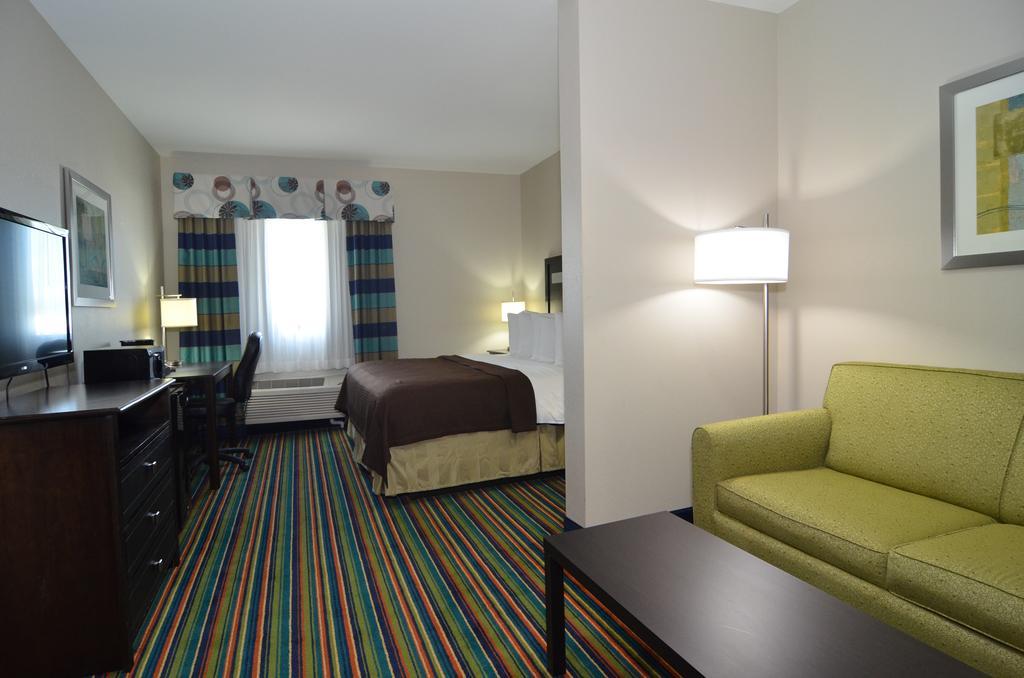 Quality Inn & Suites Kenedy - Karnes City Стая снимка