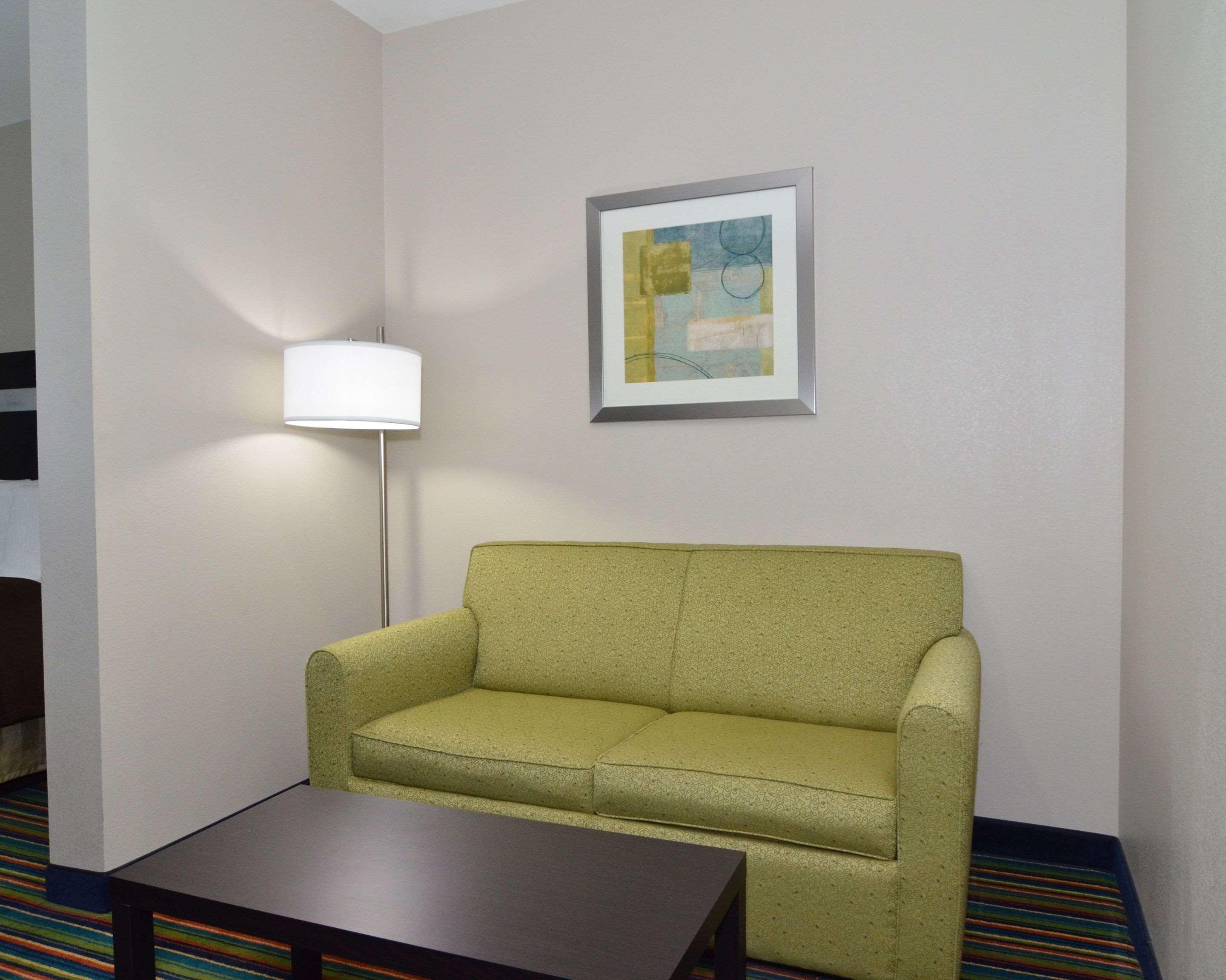 Quality Inn & Suites Kenedy - Karnes City Екстериор снимка