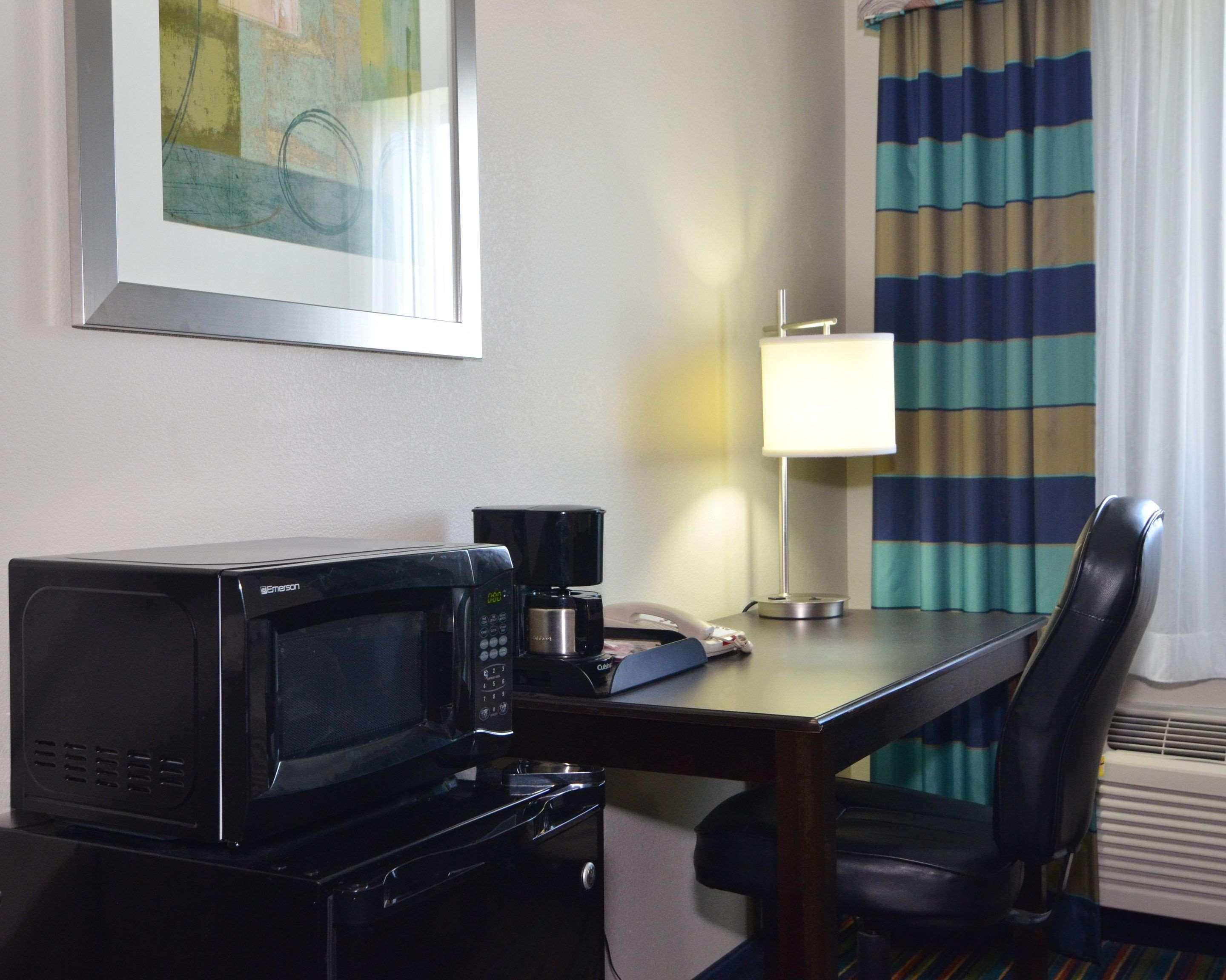 Quality Inn & Suites Kenedy - Karnes City Екстериор снимка