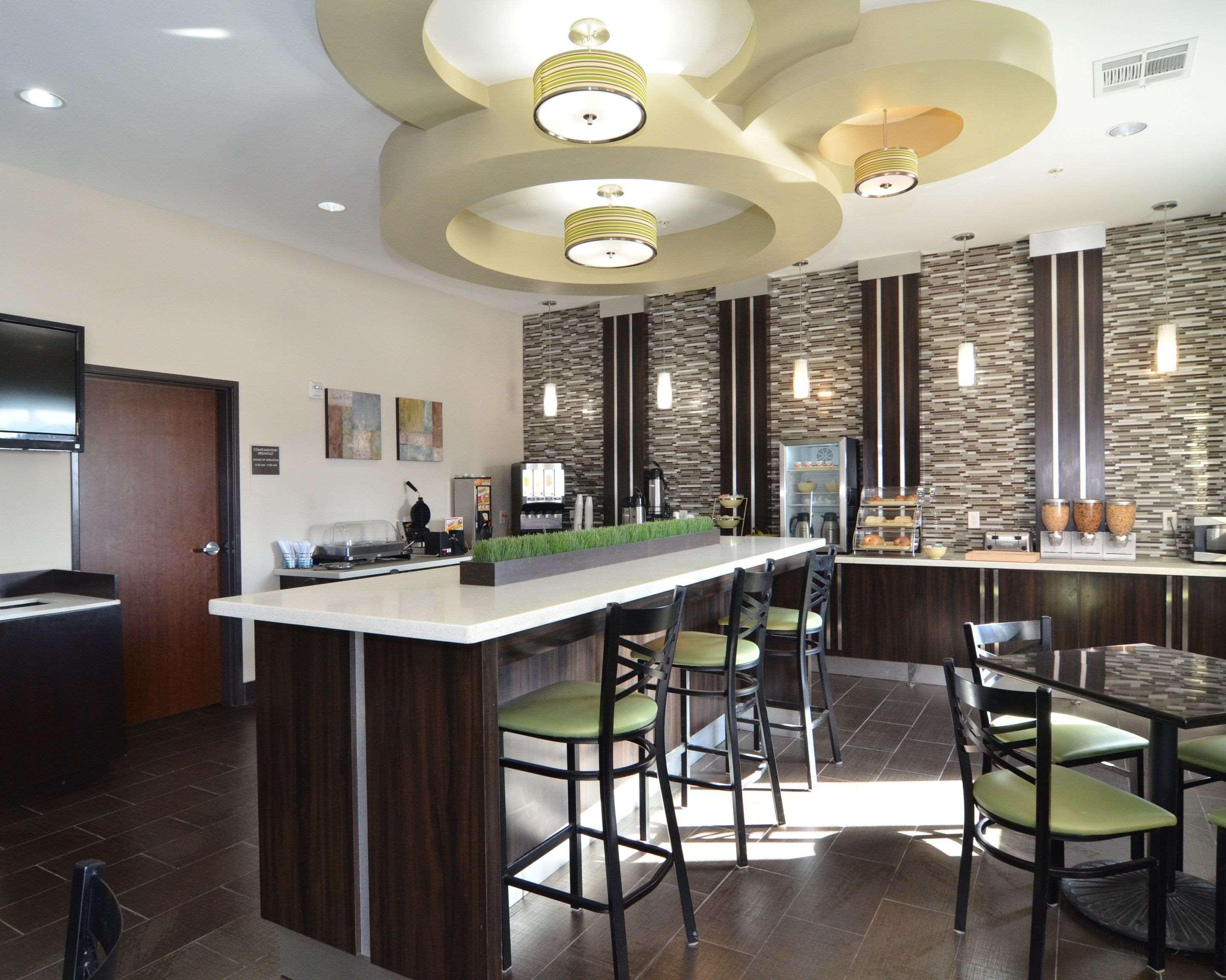 Quality Inn & Suites Kenedy - Karnes City Екстериор снимка