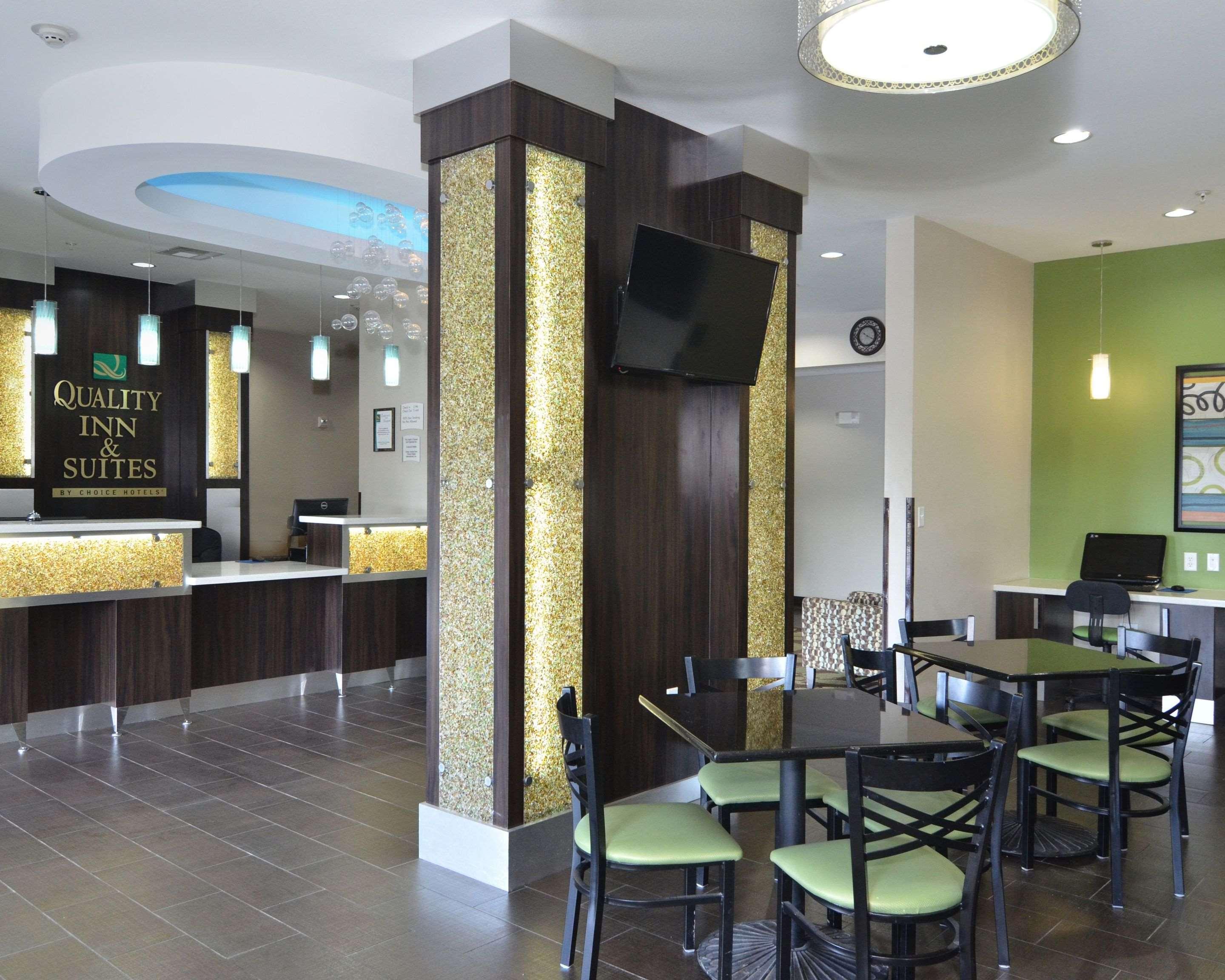 Quality Inn & Suites Kenedy - Karnes City Екстериор снимка