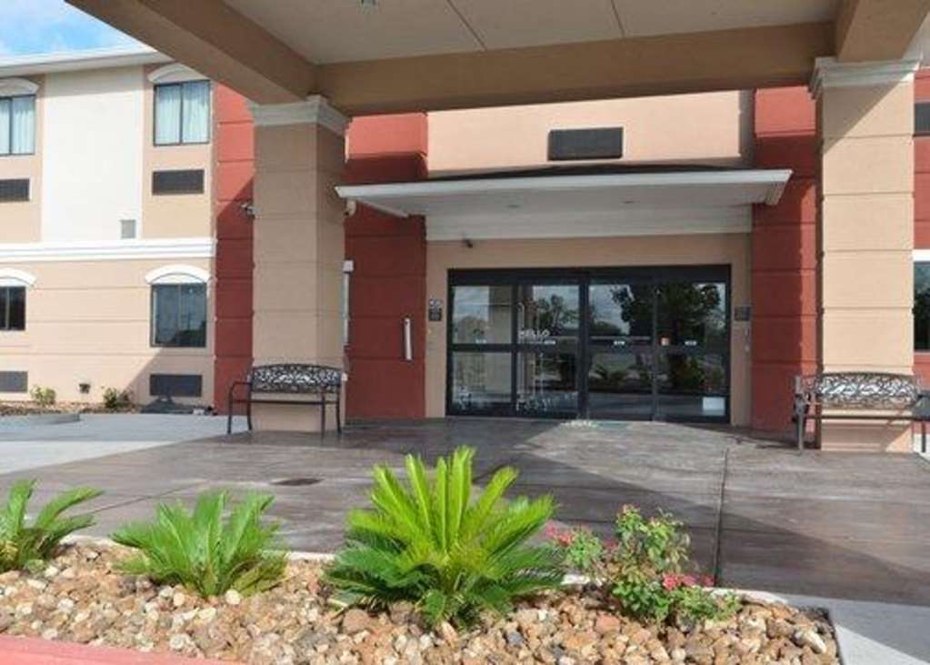 Quality Inn & Suites Kenedy - Karnes City Екстериор снимка