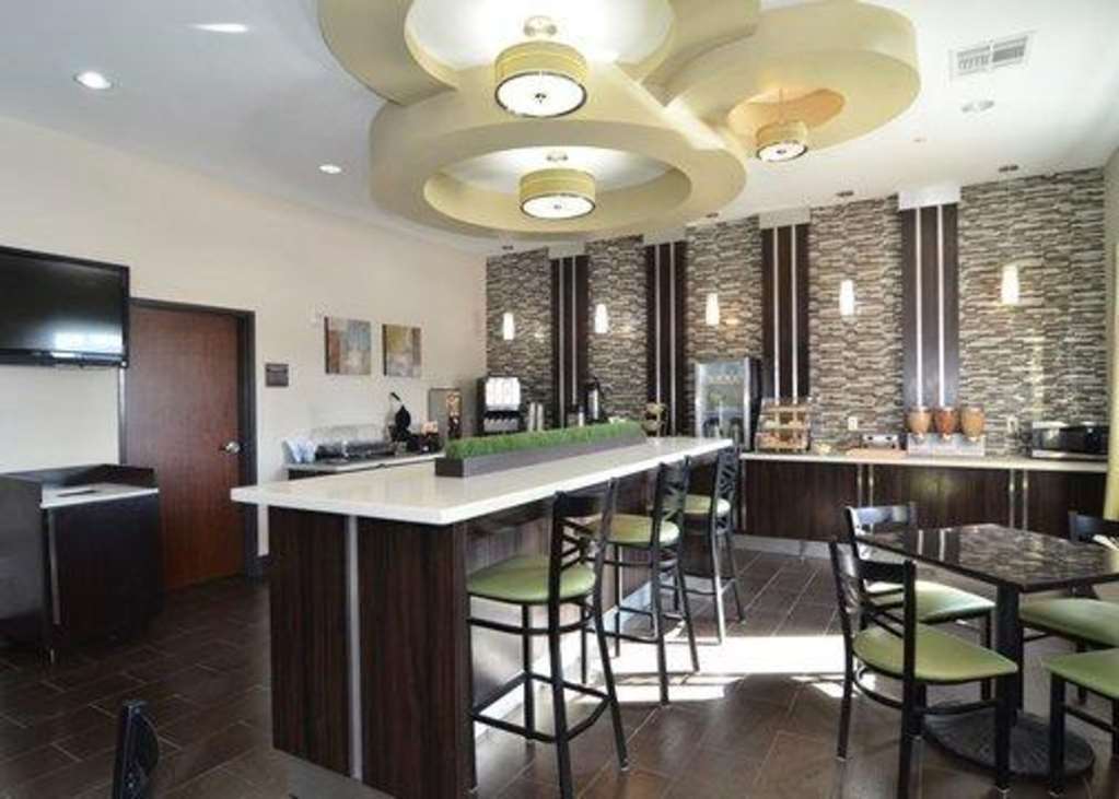 Quality Inn & Suites Kenedy - Karnes City Ресторант снимка