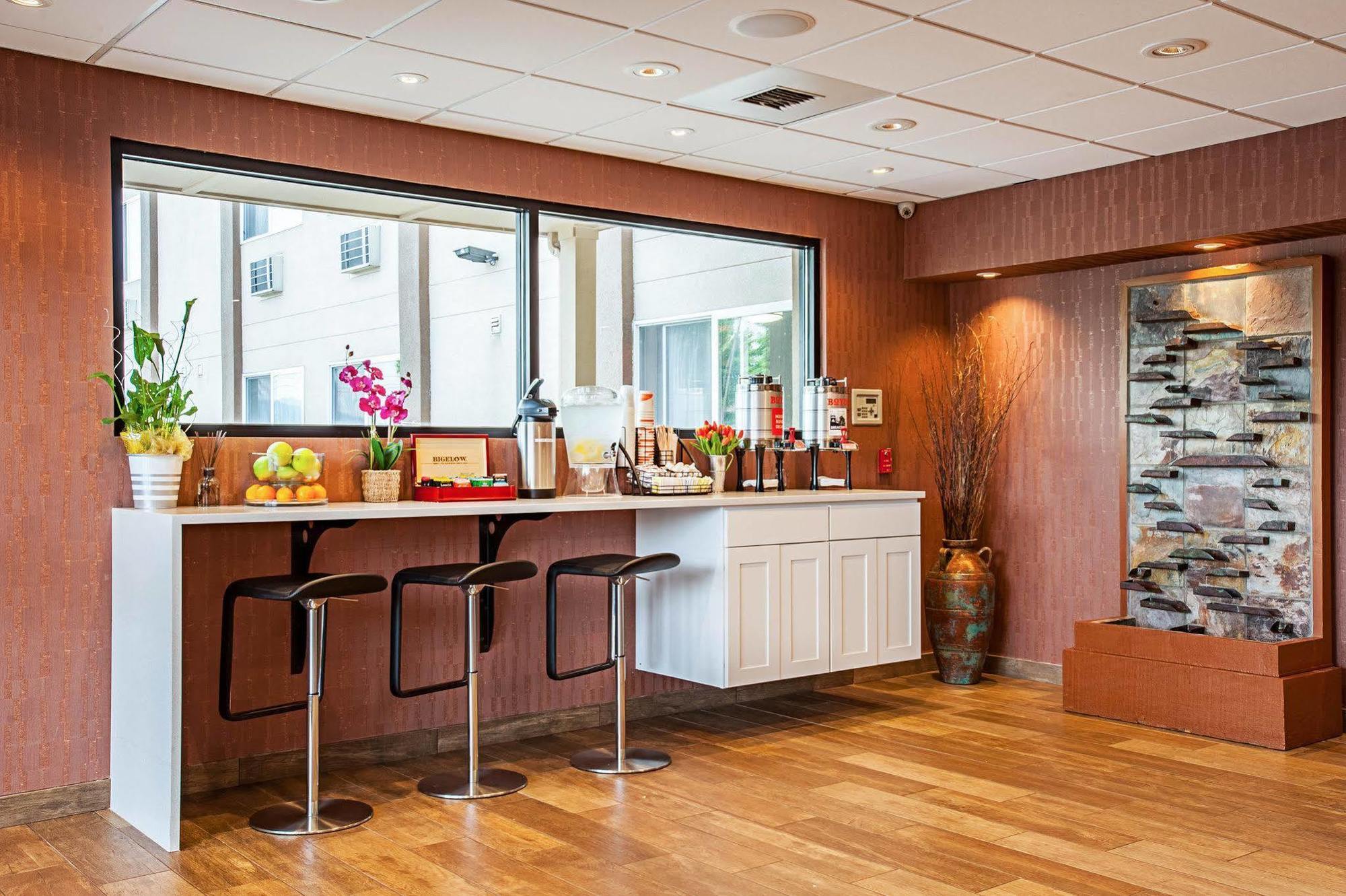 Quality Inn & Suites Kenedy - Karnes City Екстериор снимка
