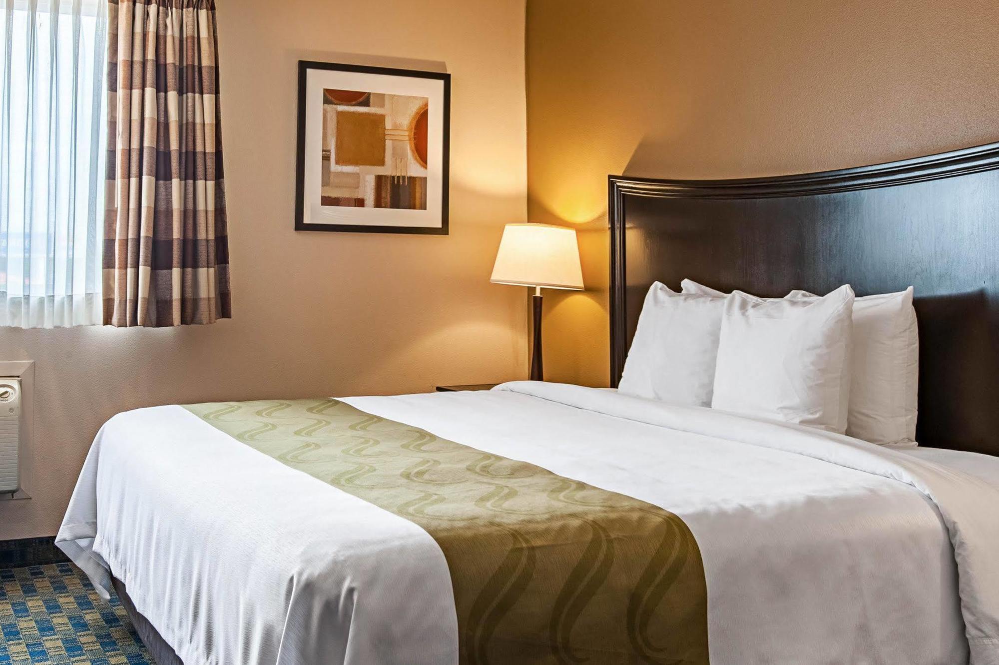 Quality Inn & Suites Kenedy - Karnes City Екстериор снимка
