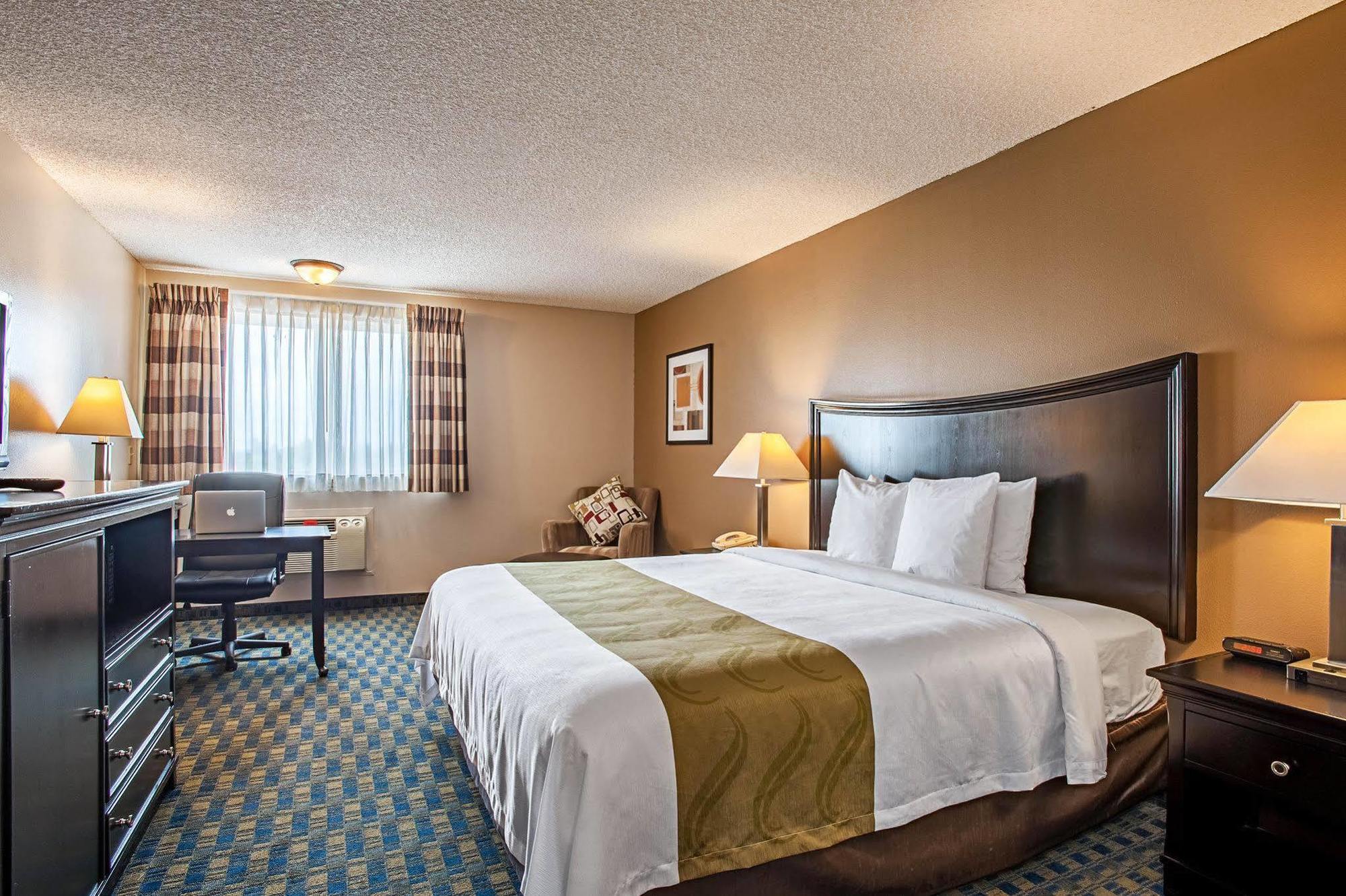 Quality Inn & Suites Kenedy - Karnes City Екстериор снимка