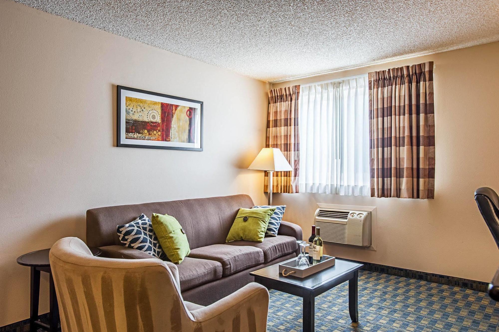 Quality Inn & Suites Kenedy - Karnes City Екстериор снимка