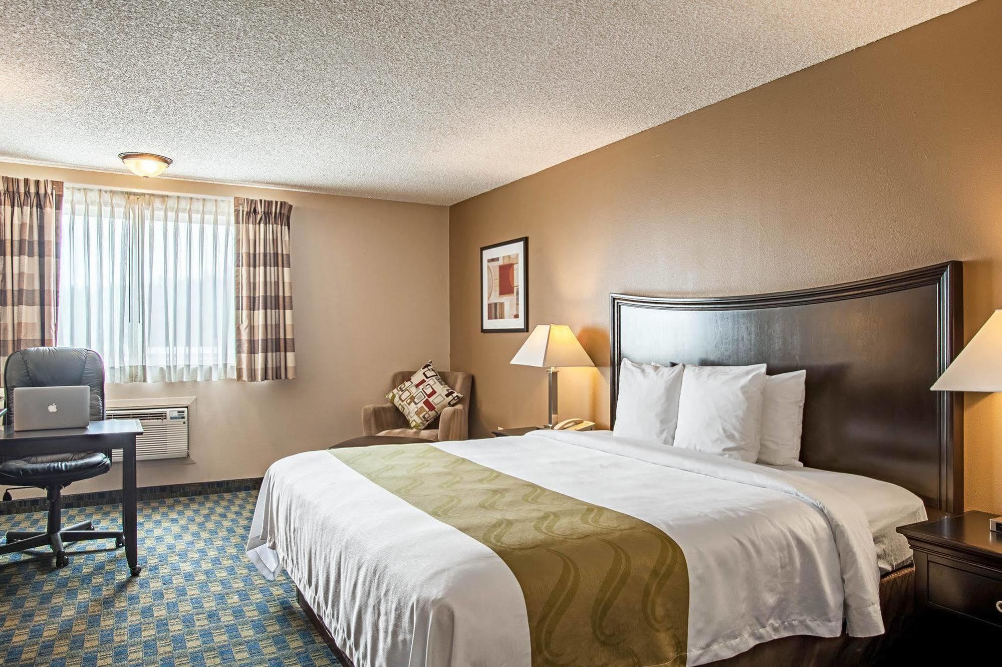 Quality Inn & Suites Kenedy - Karnes City Екстериор снимка